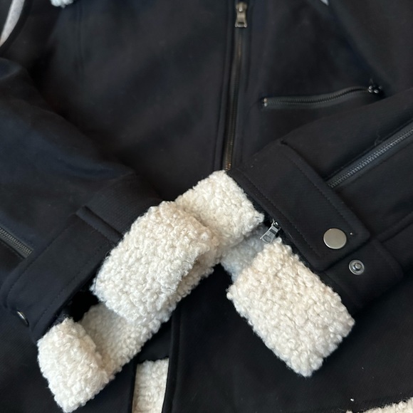 ❄️ BCBG Faux Fur Lined Jacket polyester, wool and cotton Black Med - Picture 14 of 15